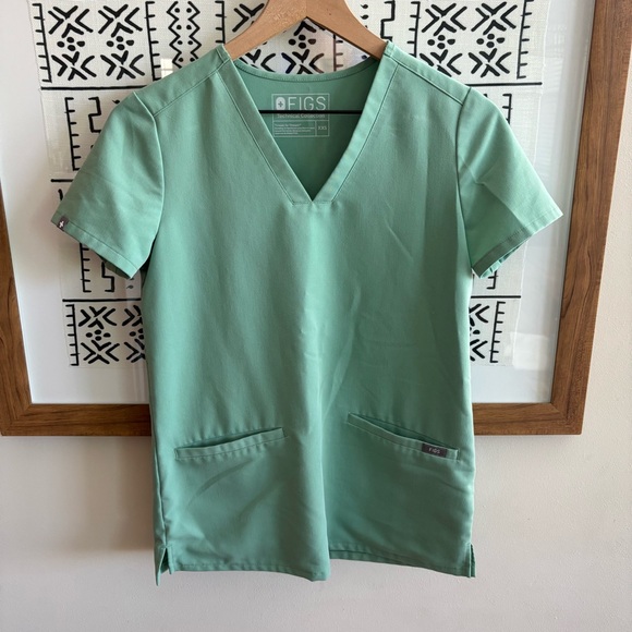 Figs Casma Scrub Top - Picture 2 of 8